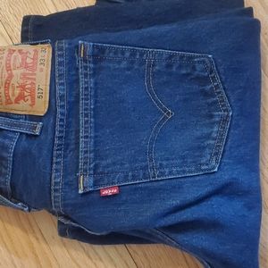 Levi’s 517 Jeans. 33 x 32